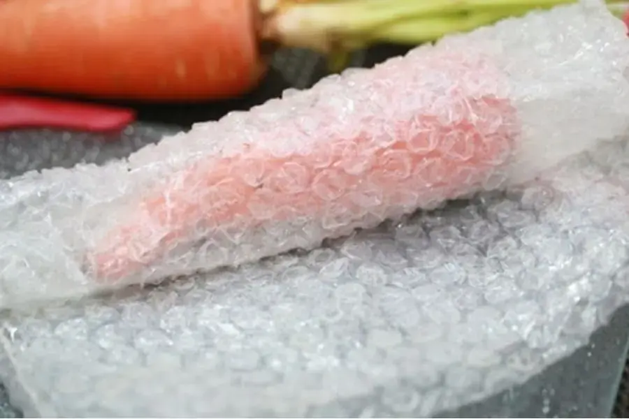 Bọc cà rốt trong túi khí