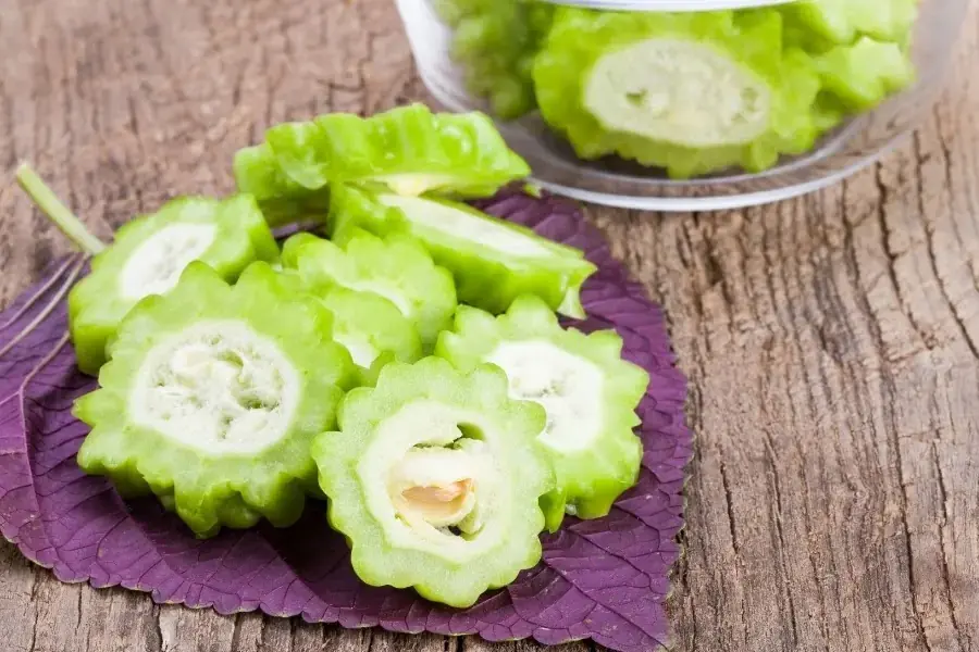 Cần tìm hiểu rõ các tác dụng của khổ qua trước khi sử dụng