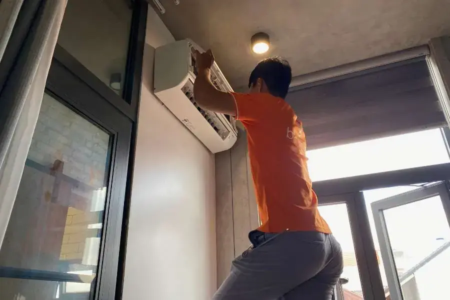 Tìm đến những kỹ thuật viên chuyên nghiệp để được hỗ trợ tránh để lỗi nặng thêm.
