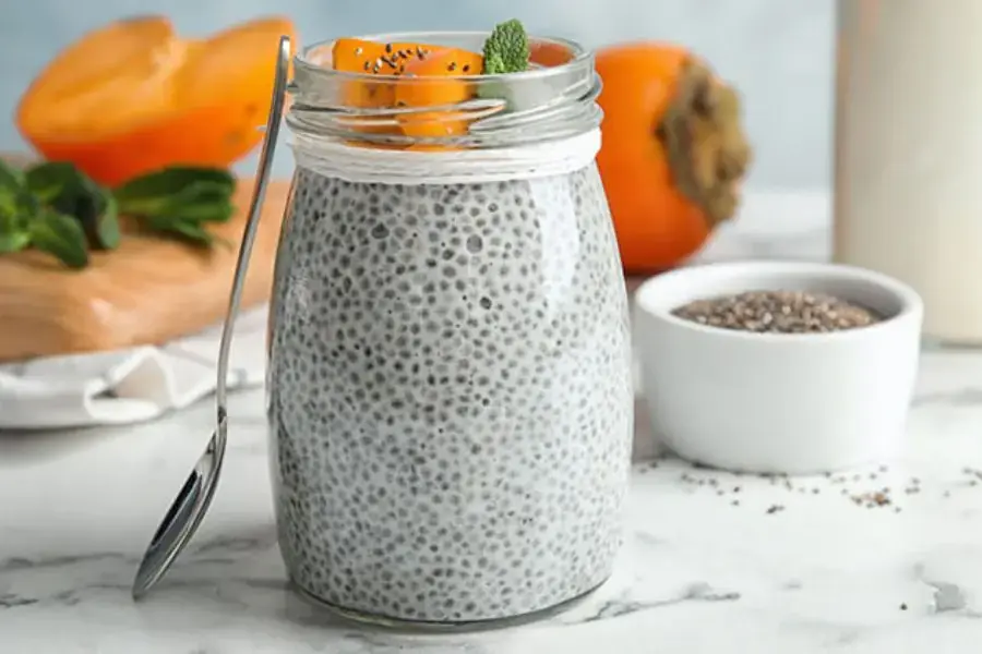 Bữa sáng dinh dưỡng với ly sữa hạt chia
