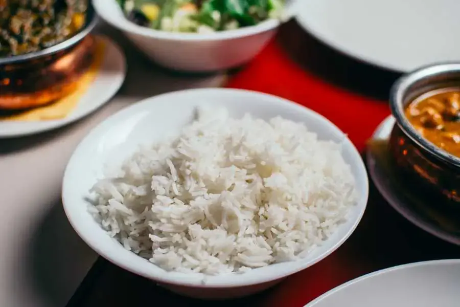 Cơm trắng giúp cải thiện tình trạng của vấn đề dạ dày