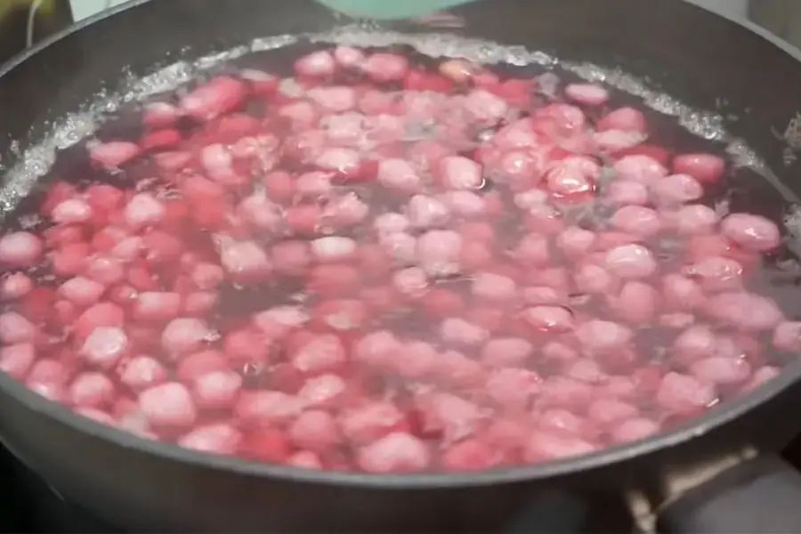 Nấu chè sương sa hạt lựu