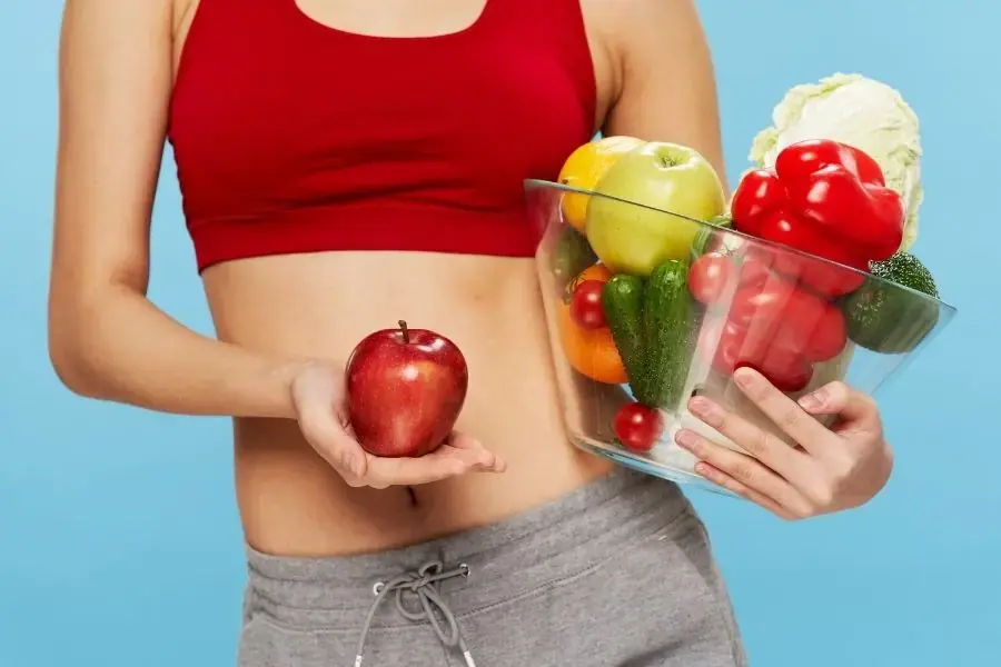 Táo chứa nhiều chất xơ và flavonoid giúp đốt cháy mỡ bụng