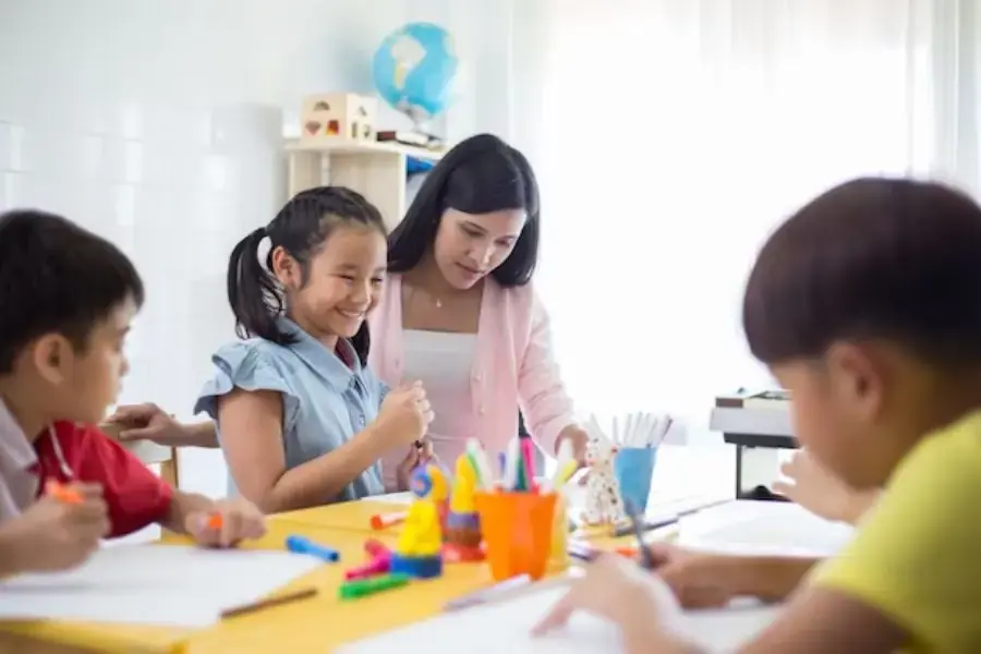  Tích cực xây dựng các trò chơi, hoạt động phong phú, nhiều màu sắc