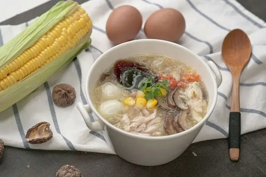 Súp cua kèm trứng bách thảo là món ăn thanh đạm mà đủ dinh dưỡng
