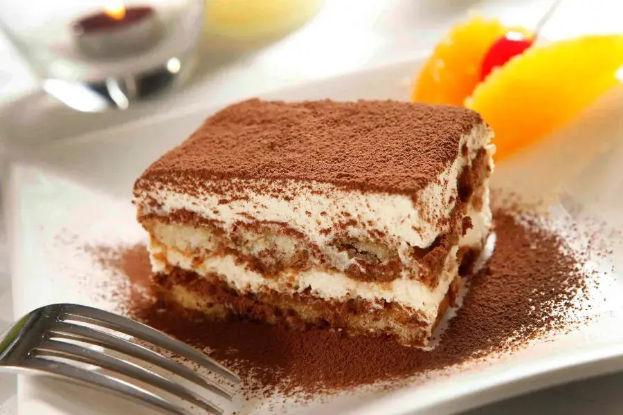 Bánh tiramisu ngọt mềm, kích thích vị giác