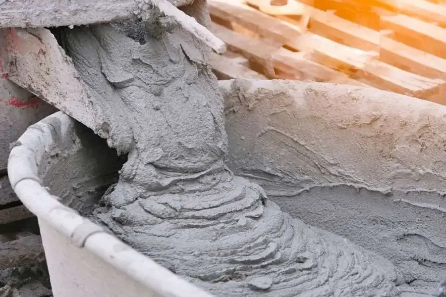 Trộn vữa bằng máy tăng năng suất, chất lượng