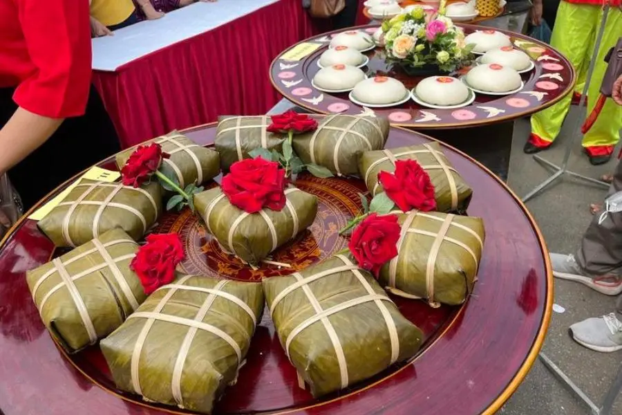 Bánh chưng bánh giầy thể hiện sự no đủ và thịnh vượng.