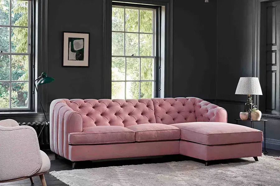 Sofa phong cách Chesterfield cùng tone màu hiện đại.