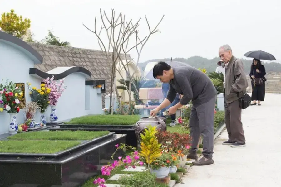 Ngày lễ tảo mộ diễn ra vào ngày 23 đến 30 tháng Chạp.