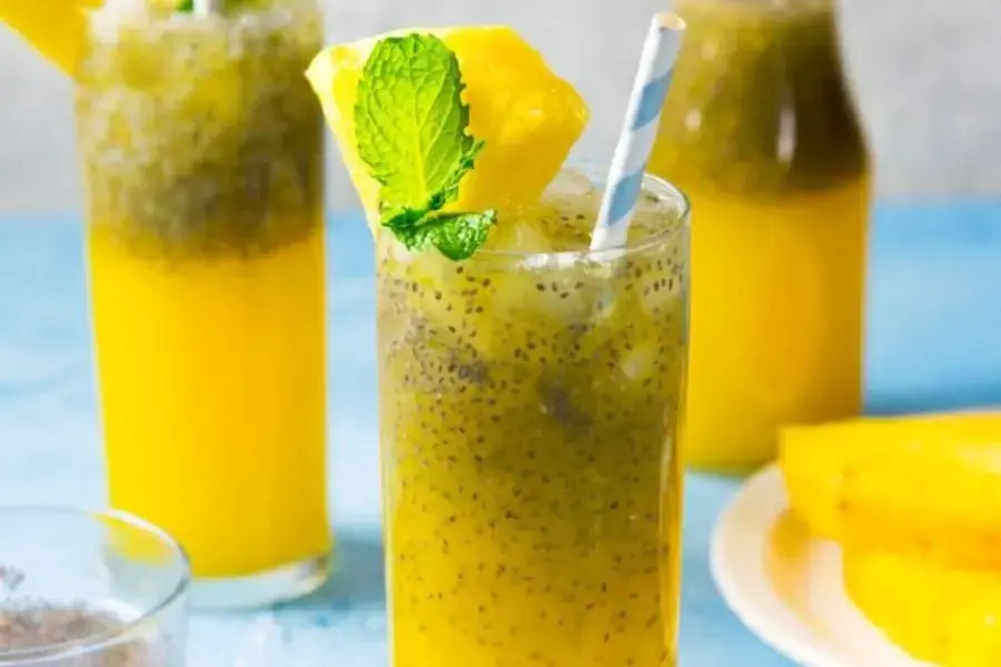 Trong thực đơn giảm cân của chị em không thể thiếu nước ép dứa hạt chia nhé