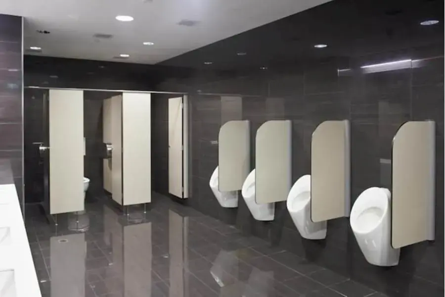 Lựa chọn vách ngăn nhà vệ sinh cần dựa trên các tiêu chí đảm bảo
