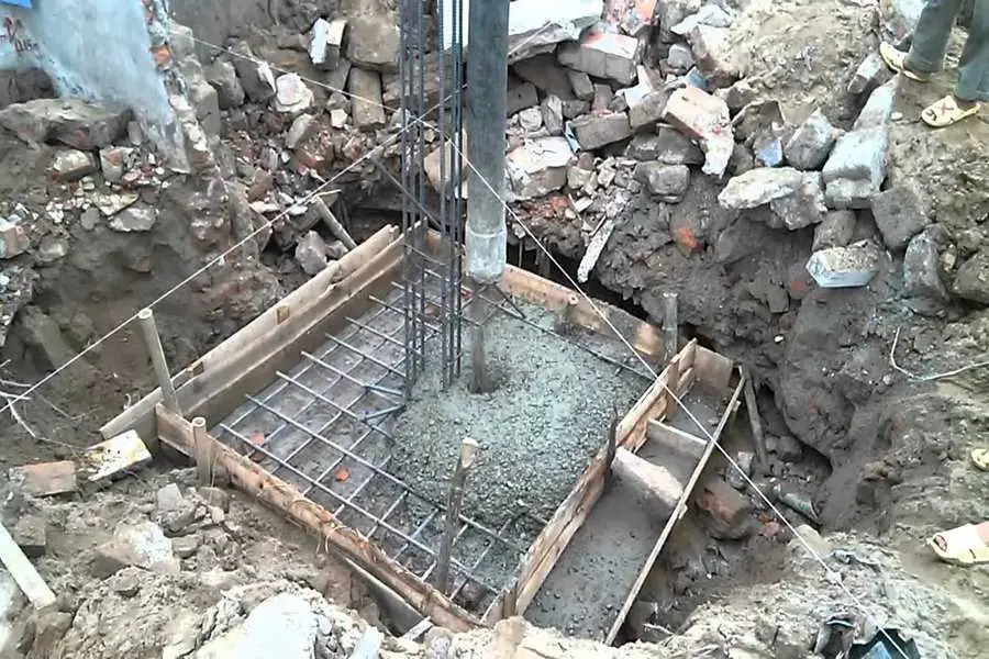 Đổ một lớp lót bê tông 