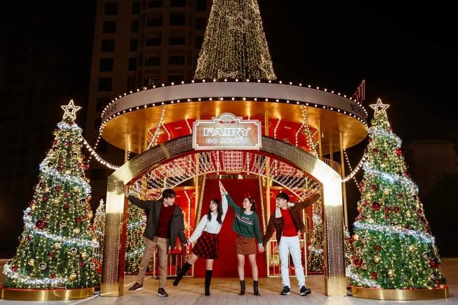 Royal City nơi không thể bỏ qua khi chụp ảnh trong mùa Giáng Sinh.