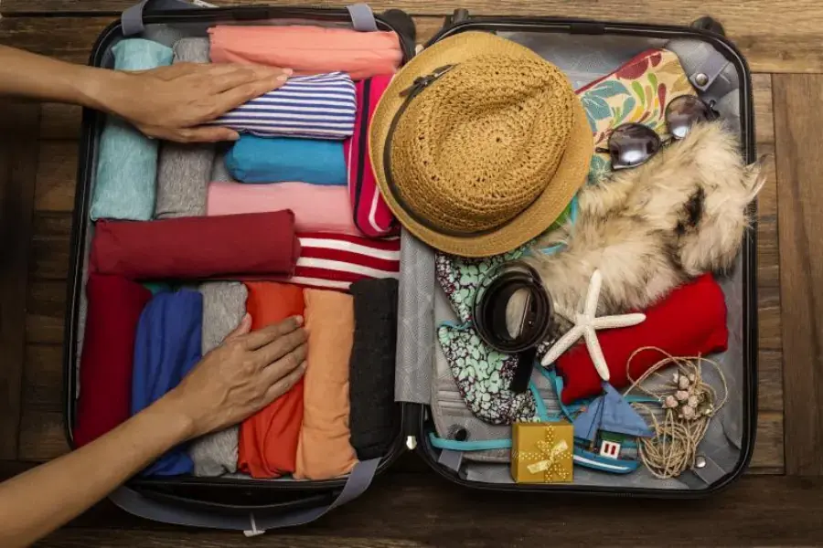 Gấp quần áo và xếp đồ vào vali tiết kiệm diện tích