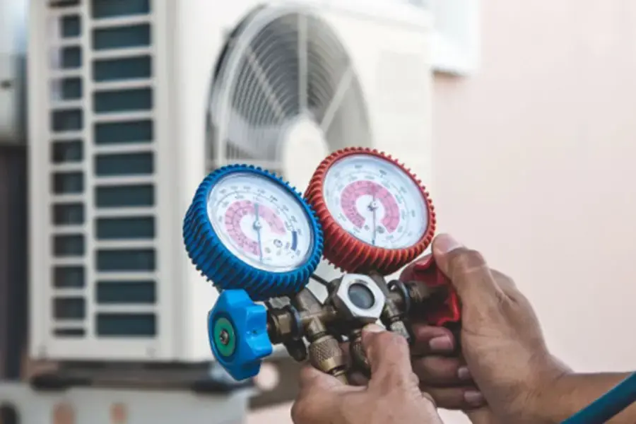 Đóng van thật chặt để quá trình hút chân không được thực hiện dễ dàng.