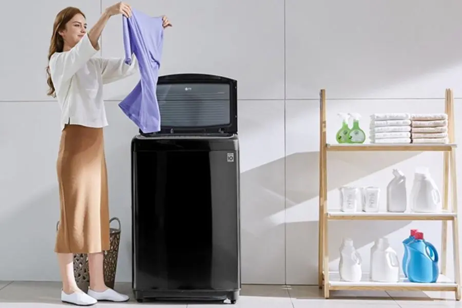 Vệ sinh máy giặt định kỳ để quần áo luôn thơm tho.