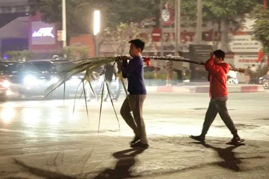 Cần về nhà trước đêm giao thừa để đón nhận tài lộc.