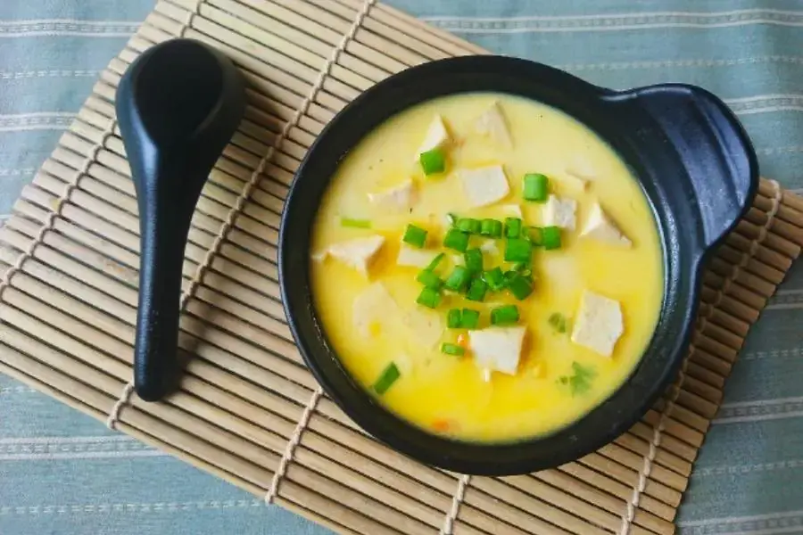 Trứng kết hợp đậu phụ tạo hương vị béo ngậy, thơm ngon