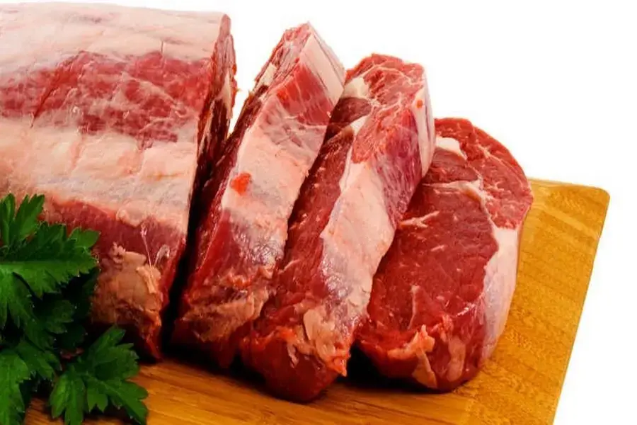 Rửa sạch phần nạm bò với nước muối khử mùi hôi