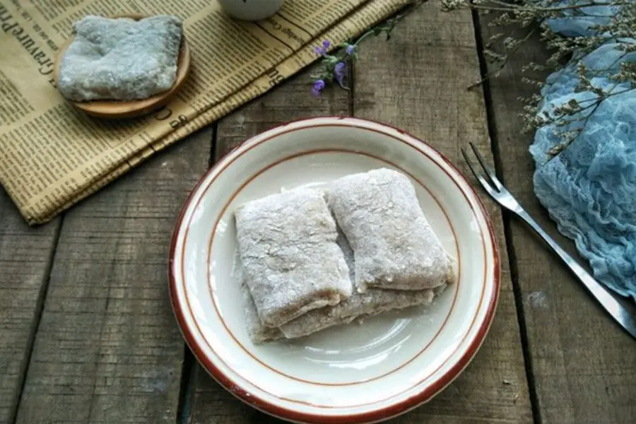 Bánh chuối bột nếp là món bánh quen thuộc của người dân Việt Nam.