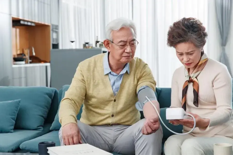 Dụng cụ chăm sóc sức khỏe.