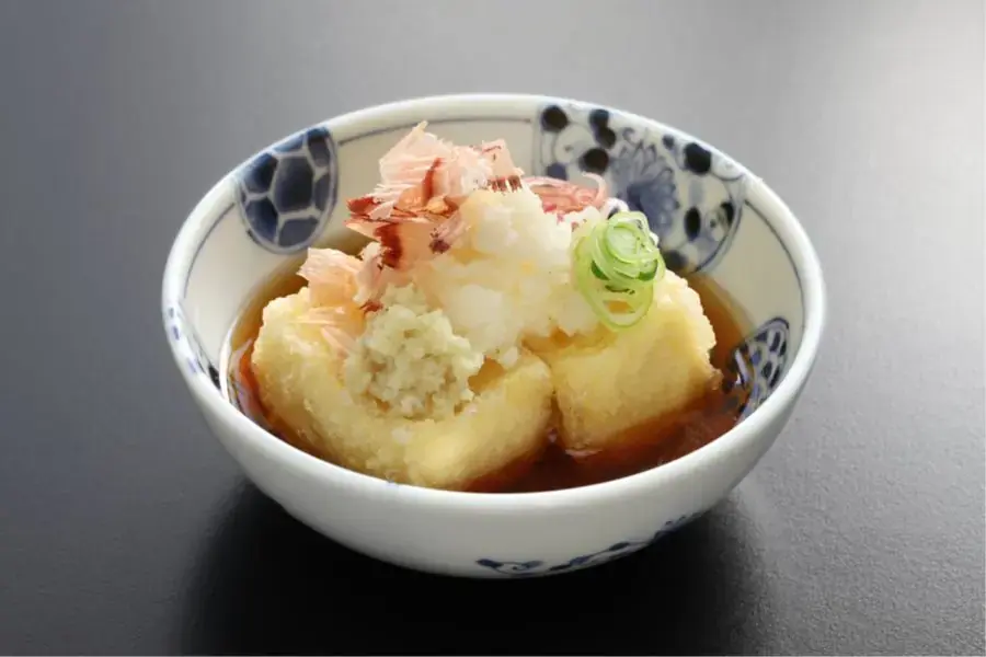 Thay đổi khẩu vị cho bé với đậu phụ dashi cá bào ngon miệng
