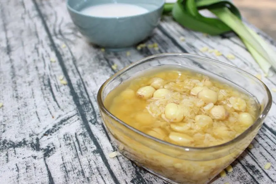 Chè hạt sen đậu xanh thanh mát, bổ sung dinh dưỡng cho mùa hè.