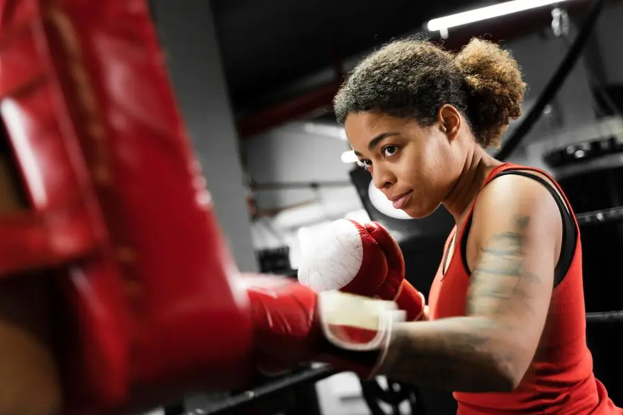 Tập boxing giúp đốt cháy nhiều calo nhanh chóng.