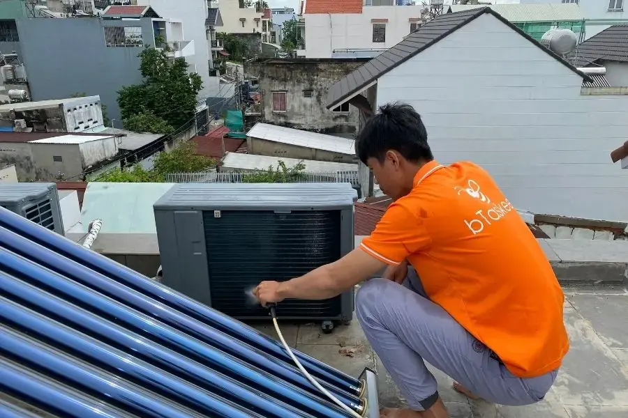 Khuyến cáo nên vệ sinh máy lạnh 3-6 tháng 1 lần tuỳ theo mức độ và môi trường sử dụng.