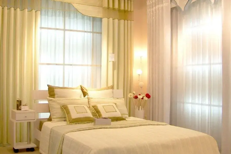 Decor phòng ngủ không thể thiếu rèm cửa cho không gian nên thơ