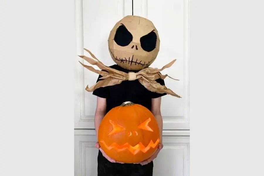 Mẫu mặt nạ Halloween hình đầu lâu được làm từ giấy đầy sáng tạo.
