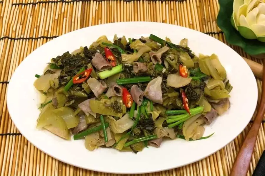 Lòng non xào dưa chua - Món nhậu say quên lối về.