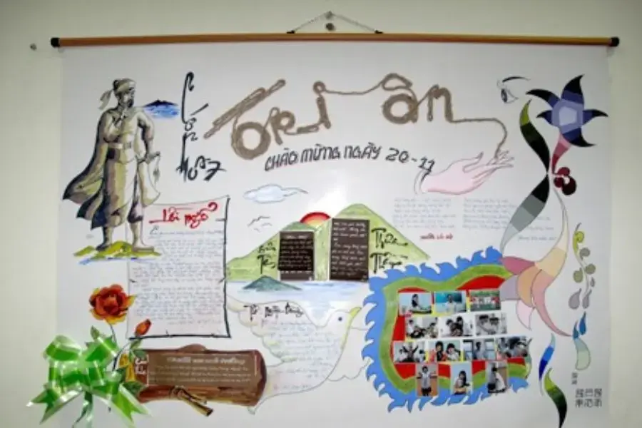 Mẫu báo tường 20 11 hình ảnh thầy giáo làng, núi non, muông thú,... đậm chất cổ xưa. 