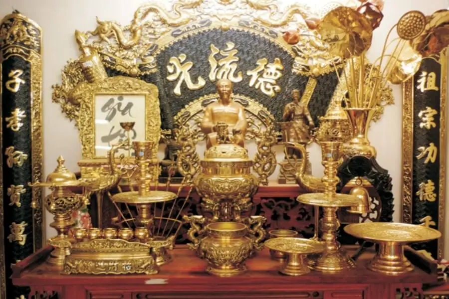 Lư hương bằng vàng