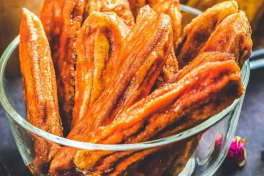 Mứt chuối truyền thống thơm ngon.