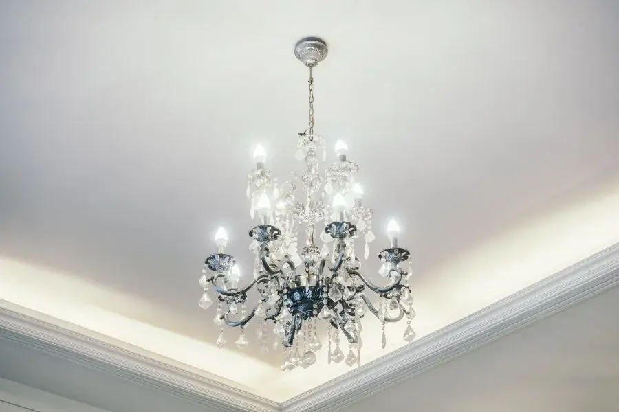 Đèn được dùng tạo nên sự tinh tế trong phong cách luxury