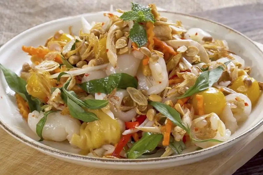 Chế biến ngay món ăn chống ngán ngay Tết - gỏi gà chua ngọt cho cả gia đình.