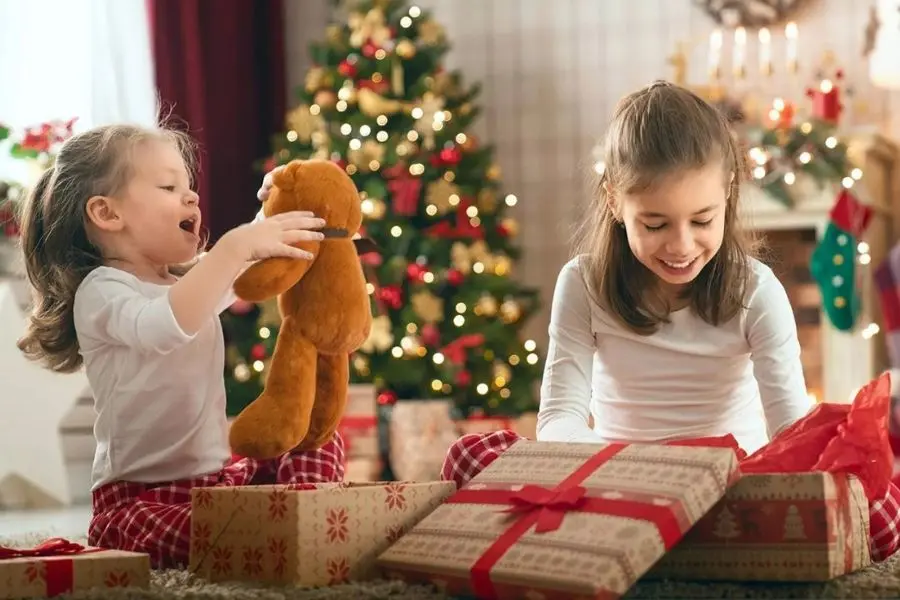 Một món quà nhỏ cho bé để dịp Giáng Sinh trở nên ấm áp, vui tươi hơn.