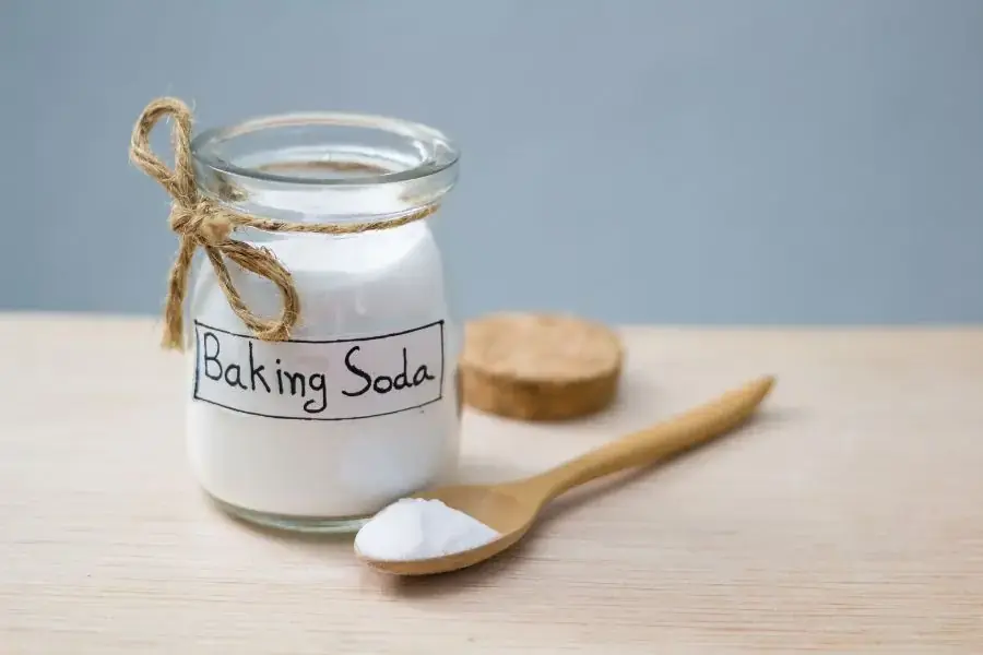 Baking Soda vốn là nguyên liệu khử mùi, tẩy vết bẩn hiệu quả trong gia đình