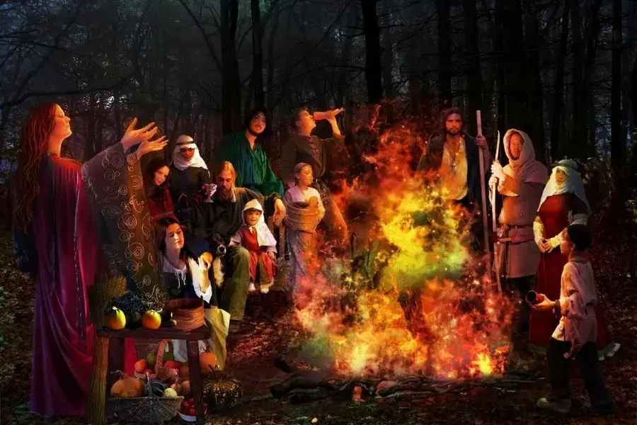 Halloween bắt nguồn từ lễ hội Samhain.