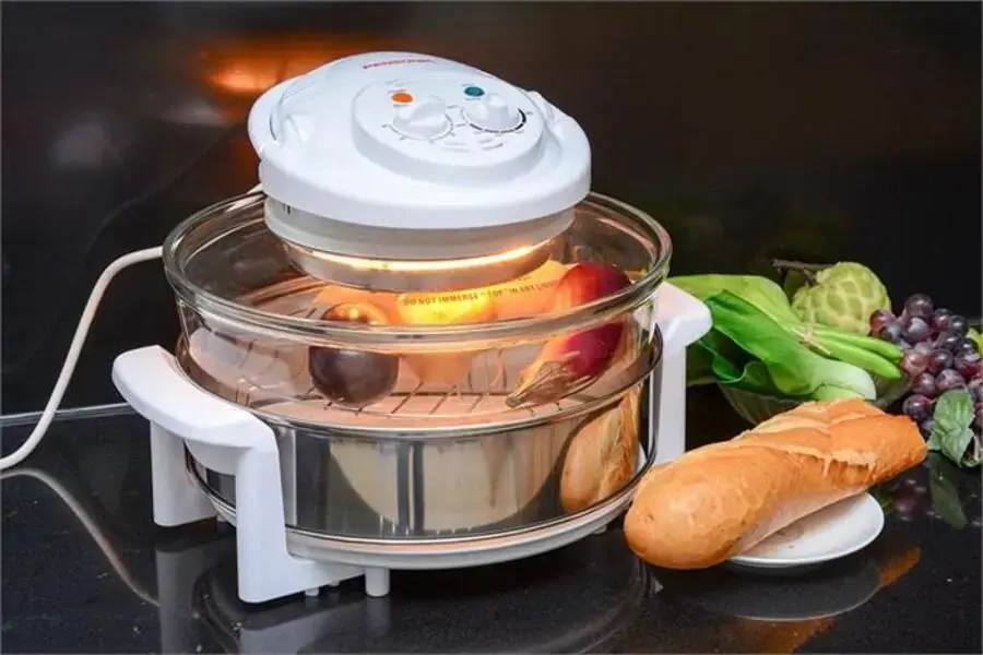 Ưu điểm của lò nướng thủy tinh là giữ cho thức ăn không bị khô và giữ được hương vị (Nguồn: bachhoaxanh.com)
