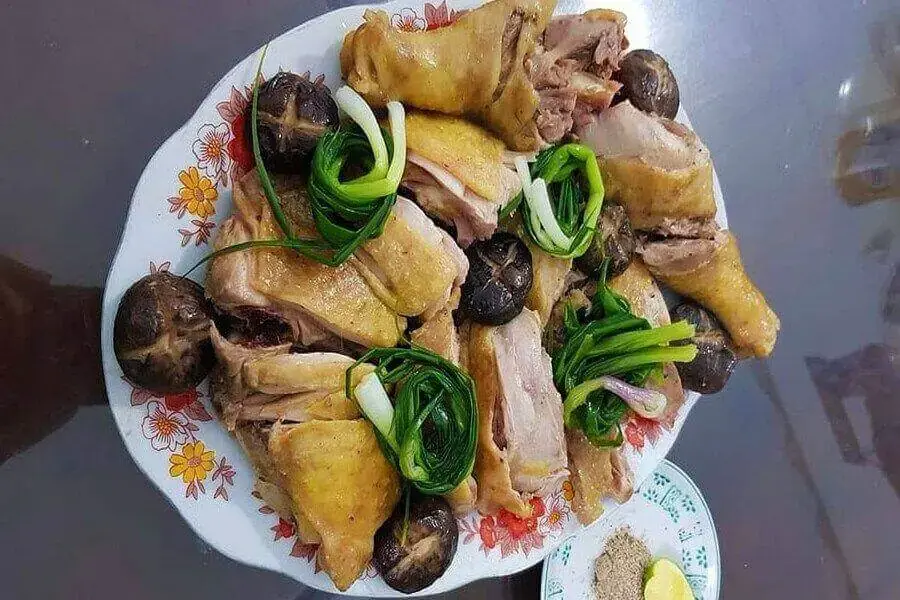 Gà hấp hành thơm ngon