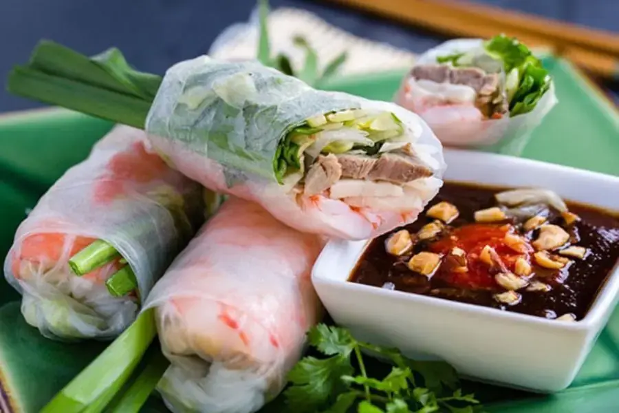 Món gỏi cuốn làm từ bánh tráng