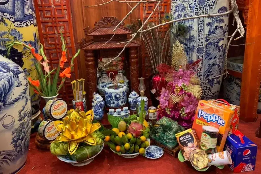 Bàn thờ Thần Tài – Ông Địa là vật phẩm phong thuỷ mang ý nghĩa tâm linh rất lớn.