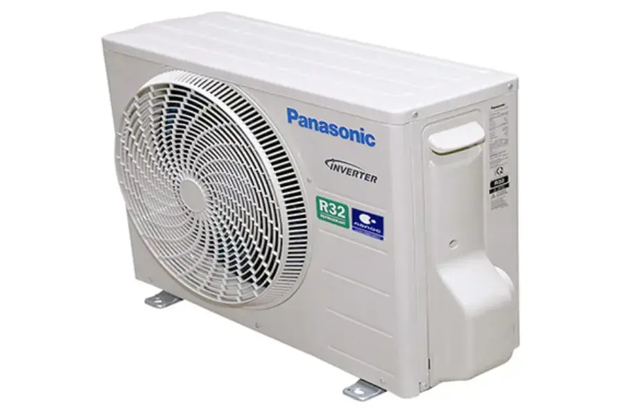 Dàn nóng gồm: Máy nén, bộ tản nhiệt, bộ xả khí nóng, hệ thống ống dẫn,...