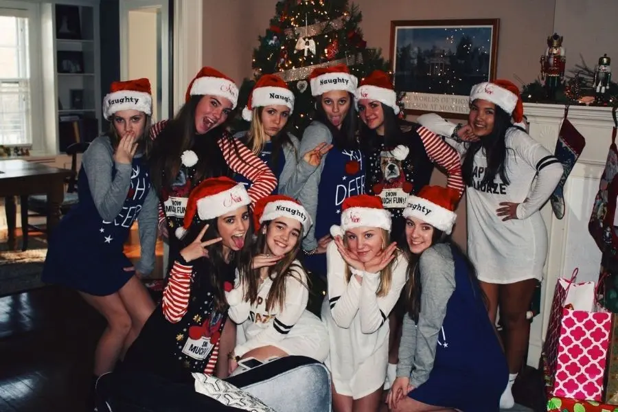 Xóm đạo Phạm Thế Hiển thu hút nhiều người ghé thăm vào dịp Noel.