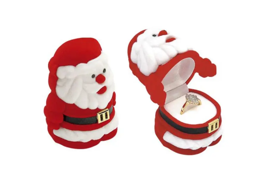 Hộp quà bất ngờ cho người thương vào dịp Noel.