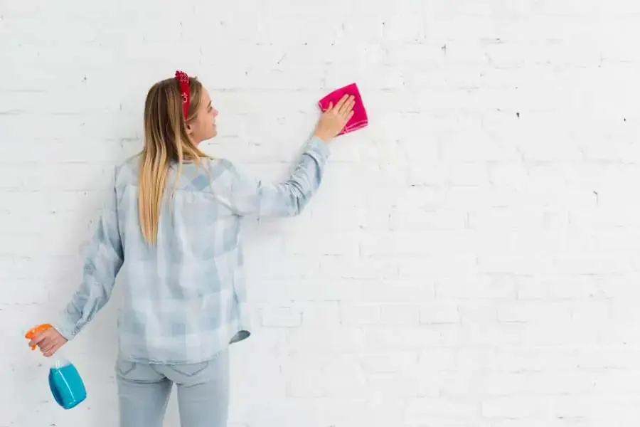 Cách xử lý tường bị nứt bằng keo rất đơn giản và hiệu quả