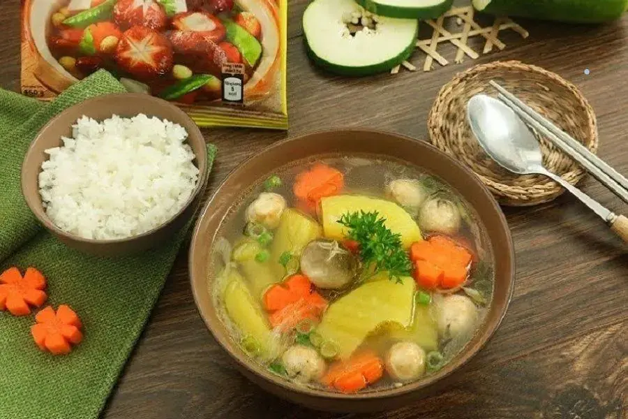 Chế biến đu đủ kỹ trước khi nấu.